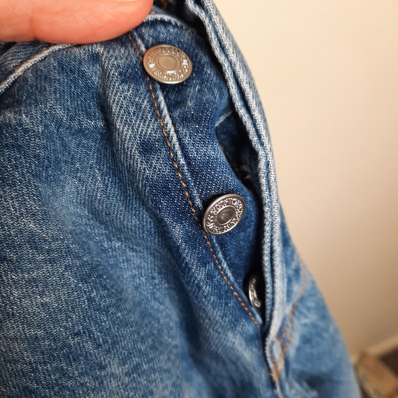 Levi's Premium Oxnard Athens Wash 501 Original Fit High Waisted Jeans 23 - Picture 7 of 7